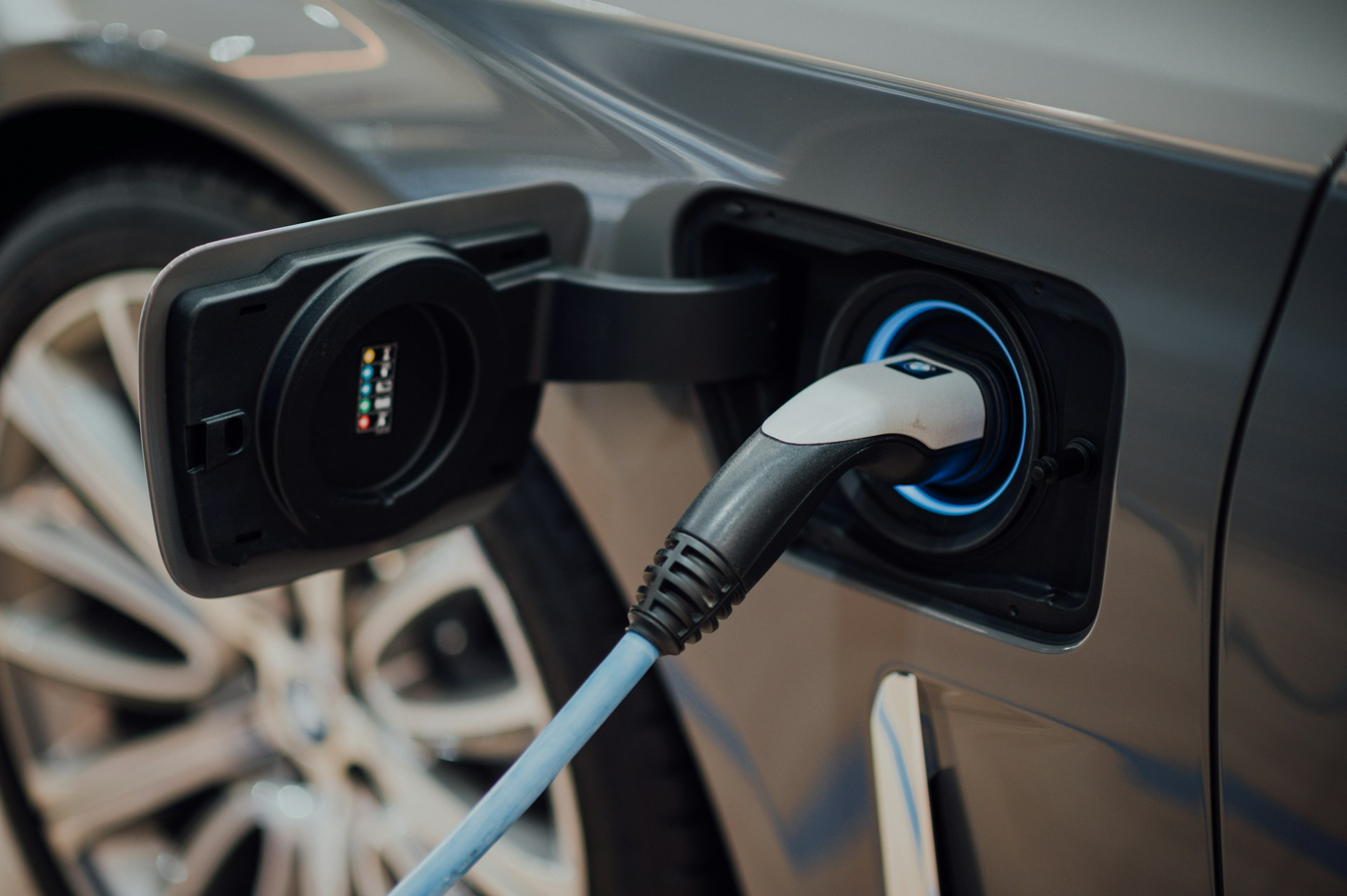 UK Networks launches EV charging battery tender