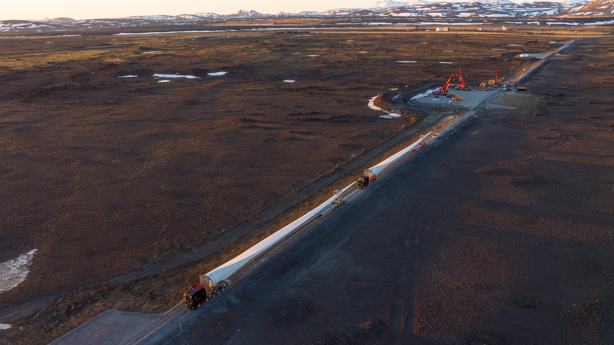 Turbine arrivals move Iceland wind farm into installation
