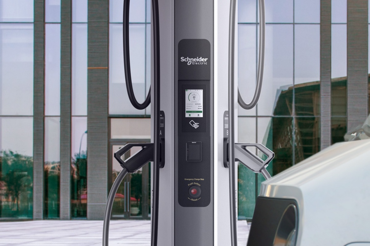 Schneider launches StarCharge Fast 720 in UK