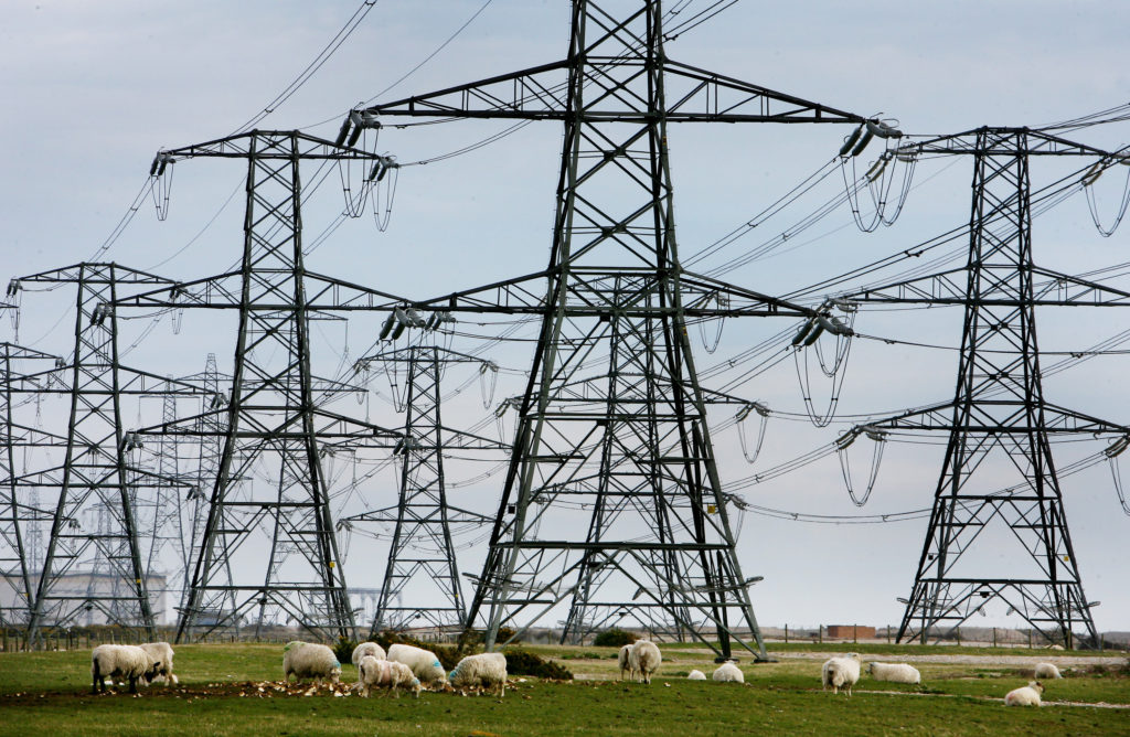 UK research backs overhead grid expansion