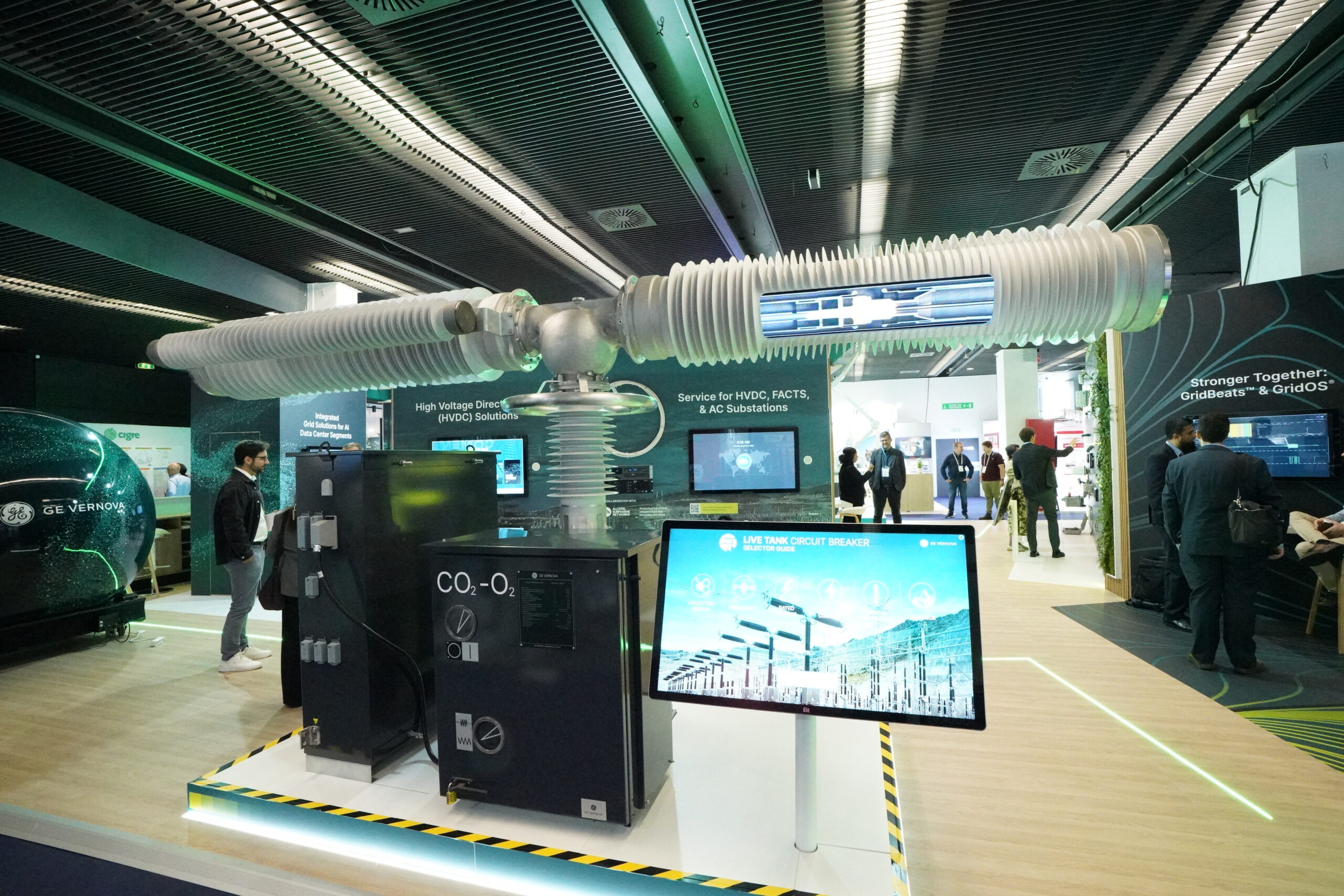 GE Vernova launches 420kV SF6-free breaker GE Vernova launches 420kV SF6-free breaker